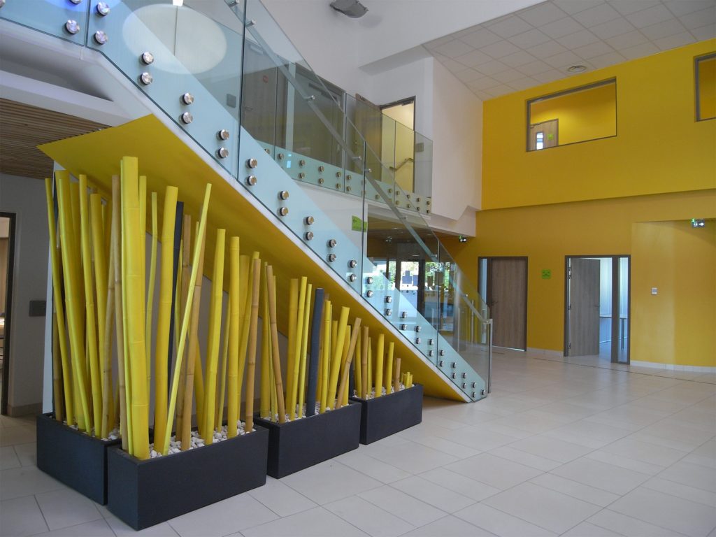 aménagement accueil avec tronçon de bambou