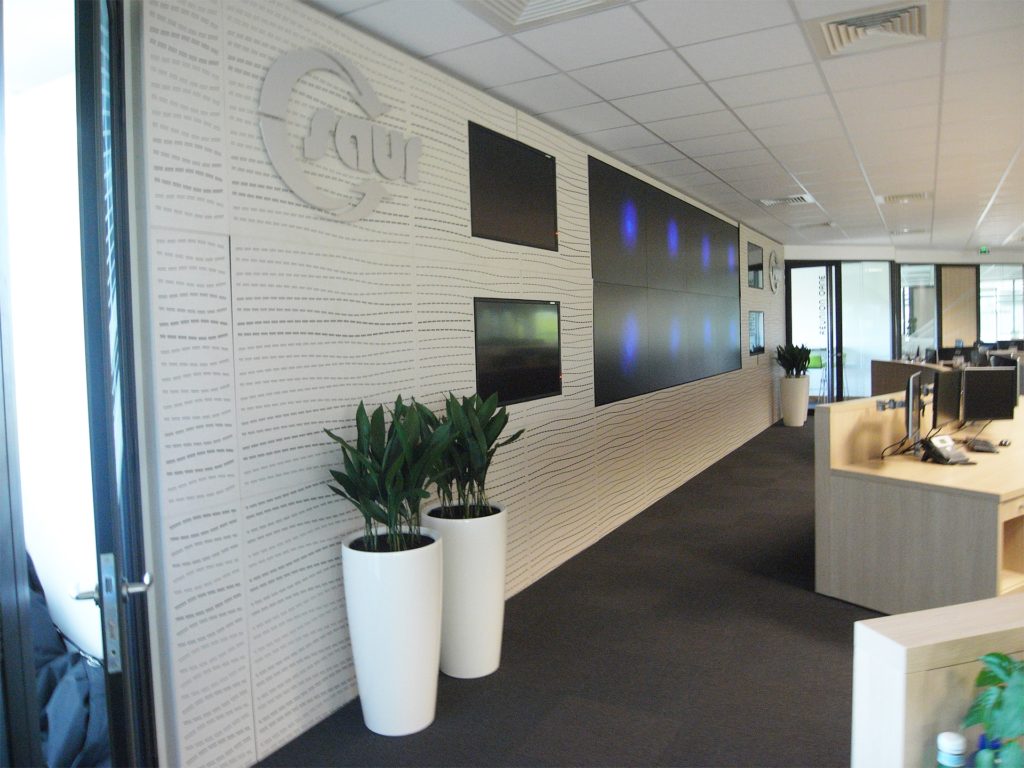 plantes vertes dans un open space d'entreprise