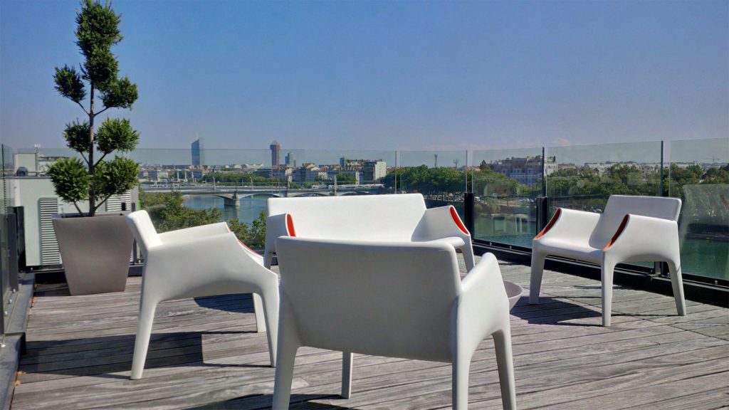 décoration végétale pour terrasse d'entreprise